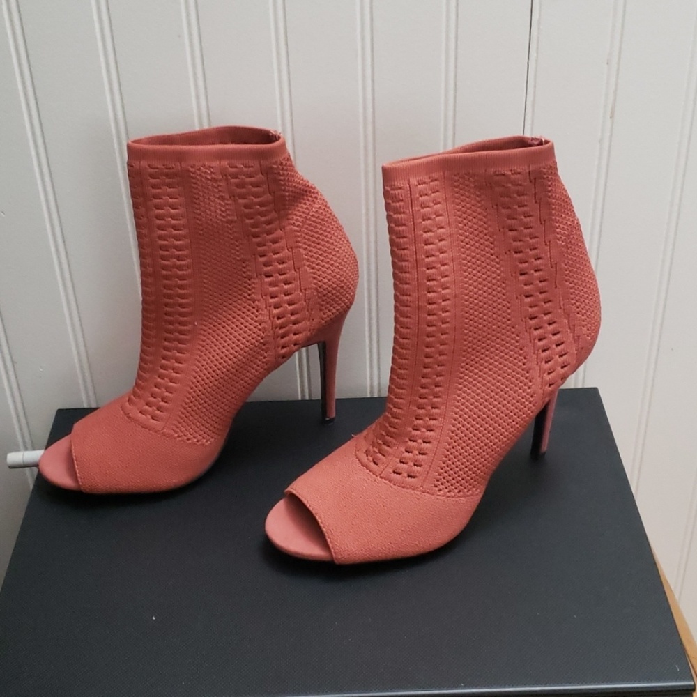 Anna Mitchell 8 Peep Toe Ankle Boo Heels